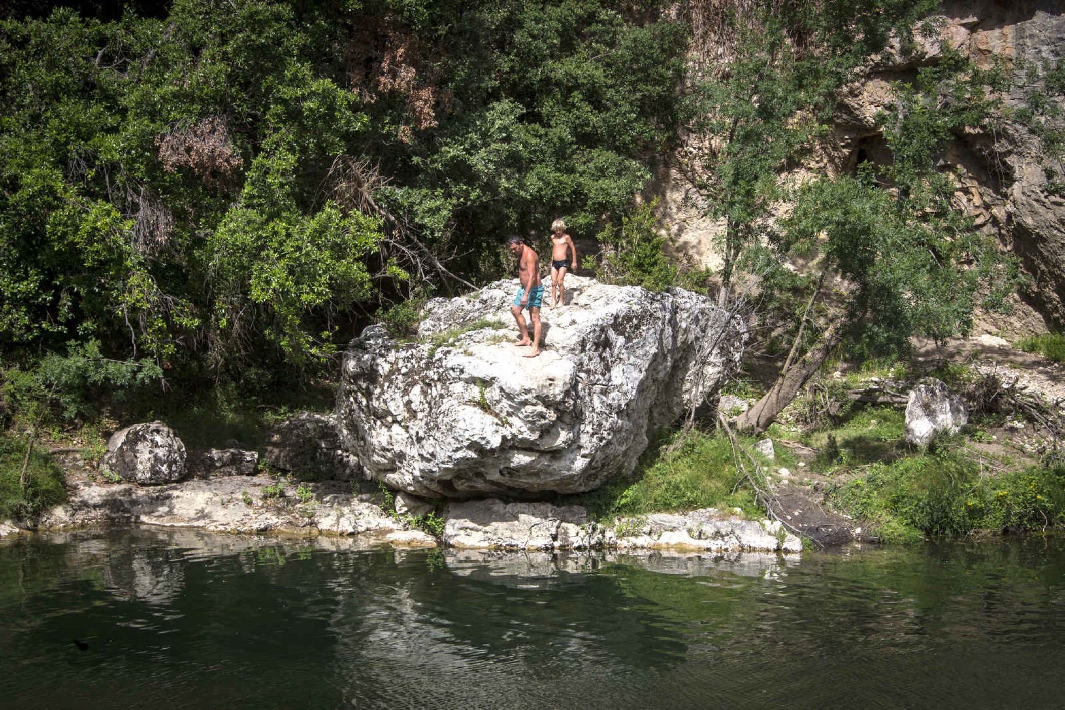 mejannes-le-clap-baignade.jpg -