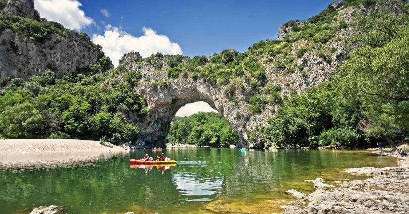 gorges-ardeche-canoe.jpg -