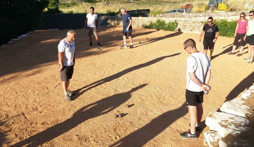terrain-de-petanque.jpg -