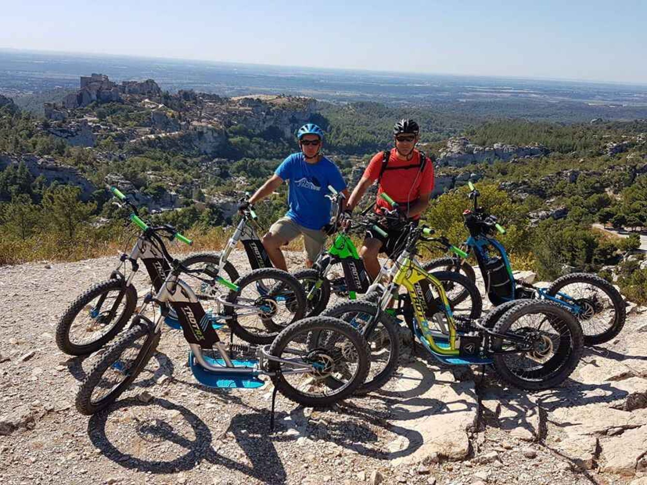 trotinette-electrique-tout-terrain-en-pause.jpg -