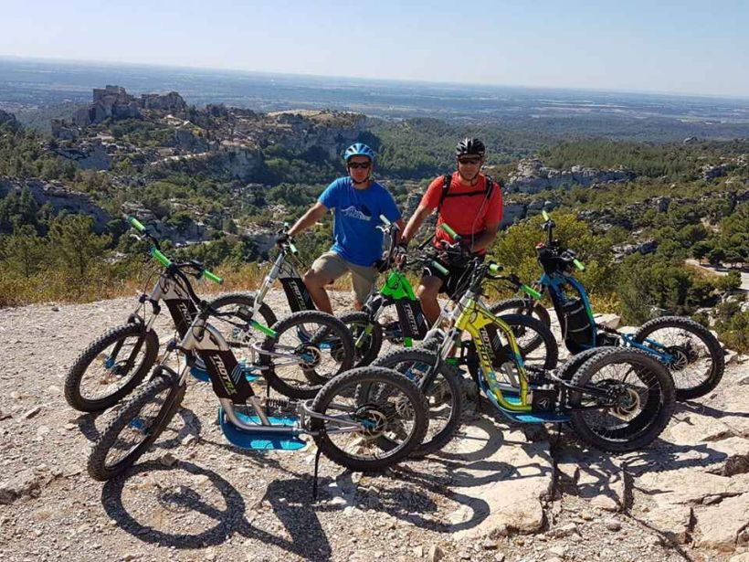 trotinette-electrique-tout-terrain-en-pause.jpg -