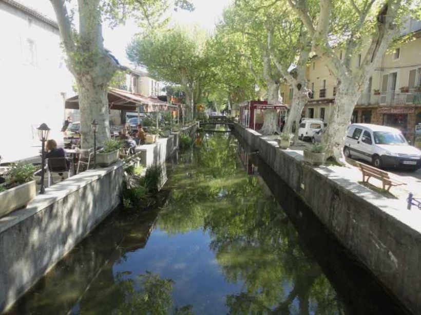 goudargues-canal-village.jpg -