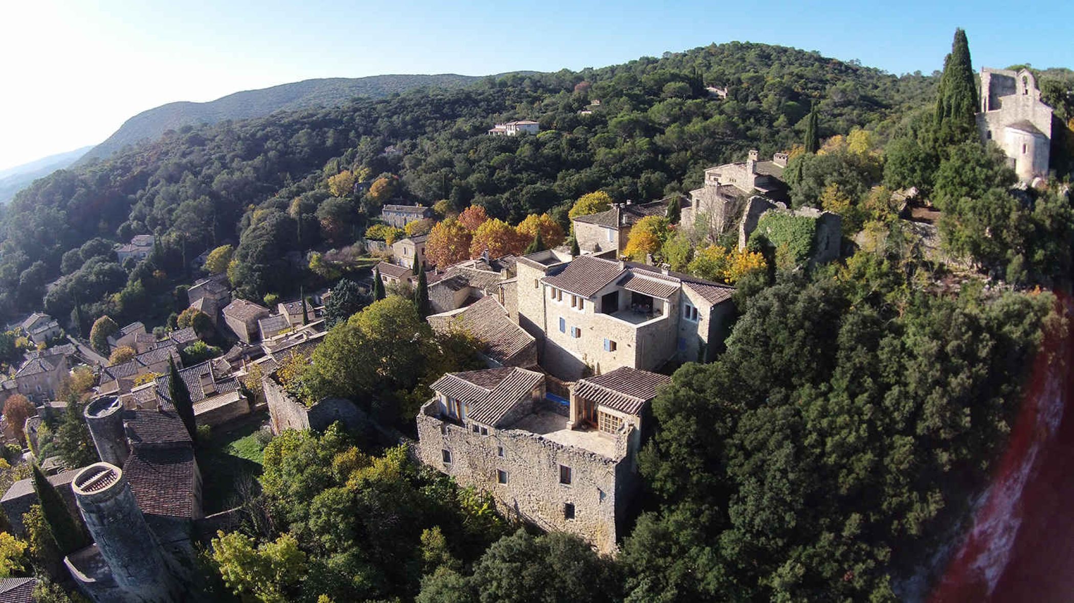 la-roque-sur-ceze-vue-aerienne.jpg -