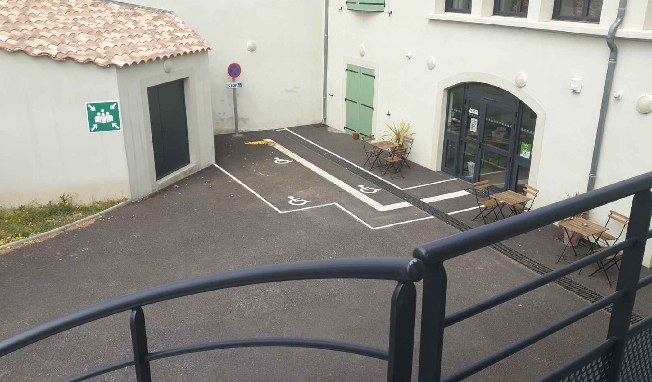 cour-interieure-1-.jpg -